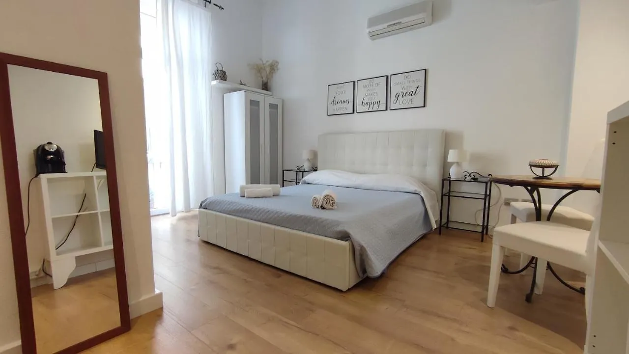Living Cagliari Marina Bed & Breakfast