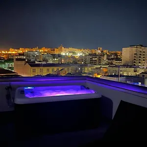 18 Dante Luxury Bed & Breakfast